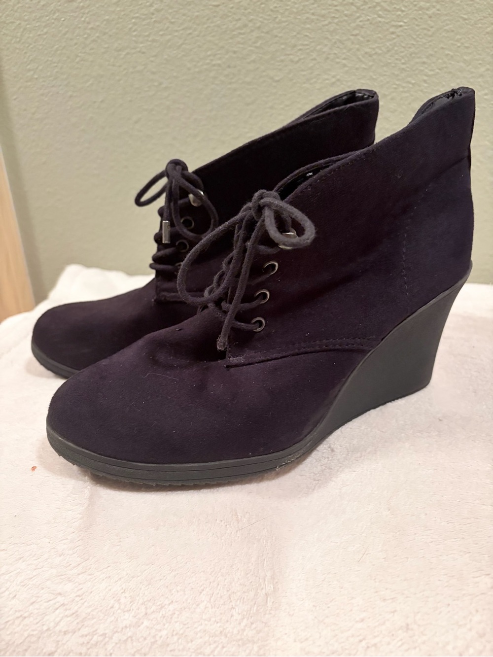 Lace-Up Wedge Ankle Boots in black